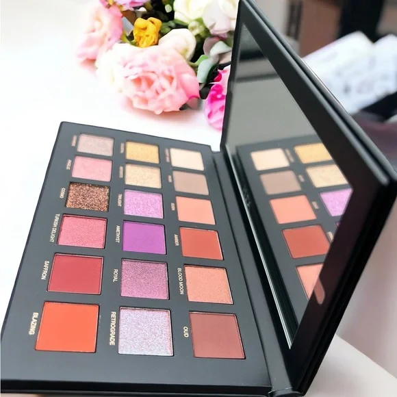 HUDA Desert Dusk Palette - Picture 15 of 16